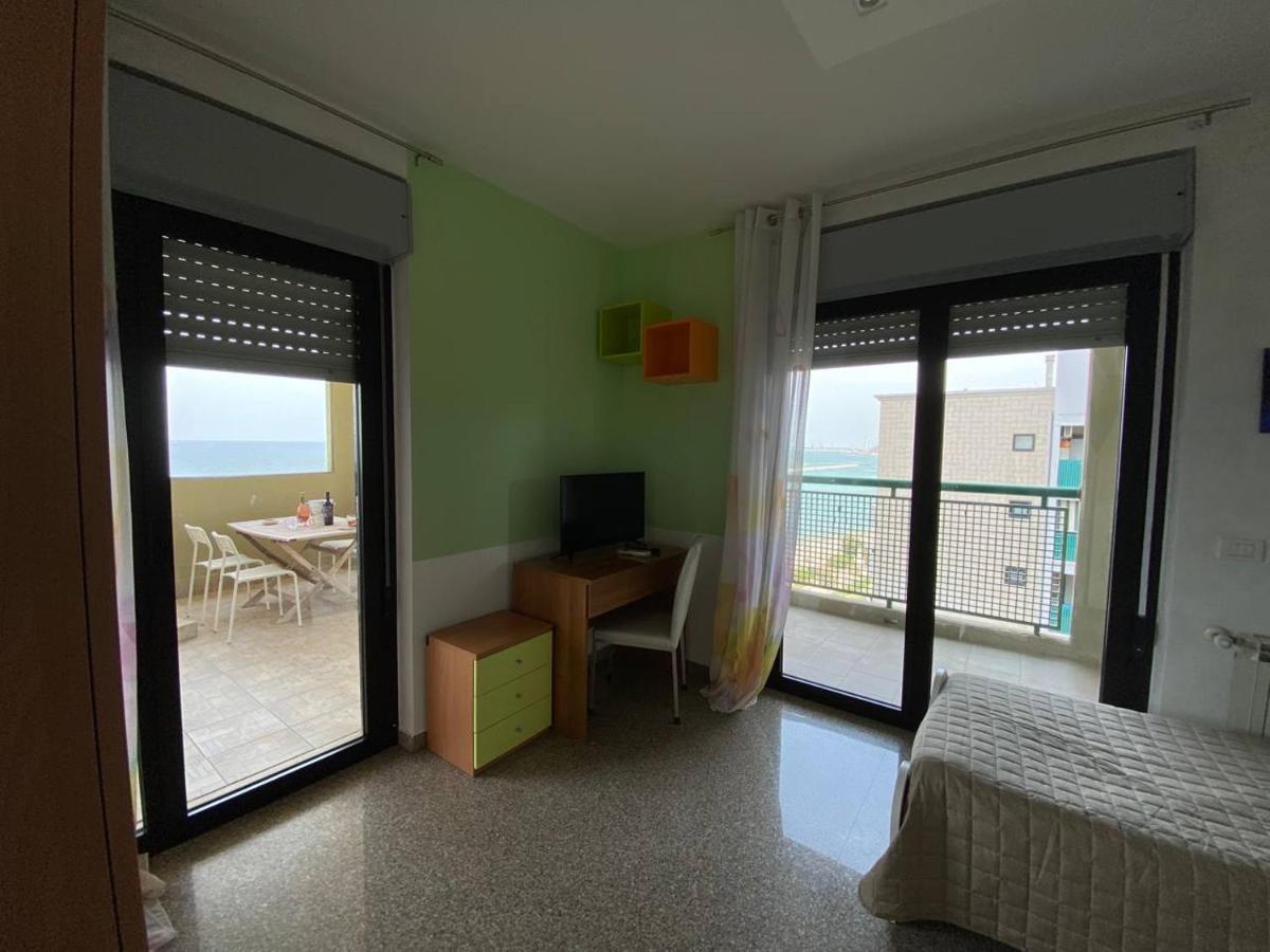 Fronte Mare By Apulia Accommodation Bari Exterior foto